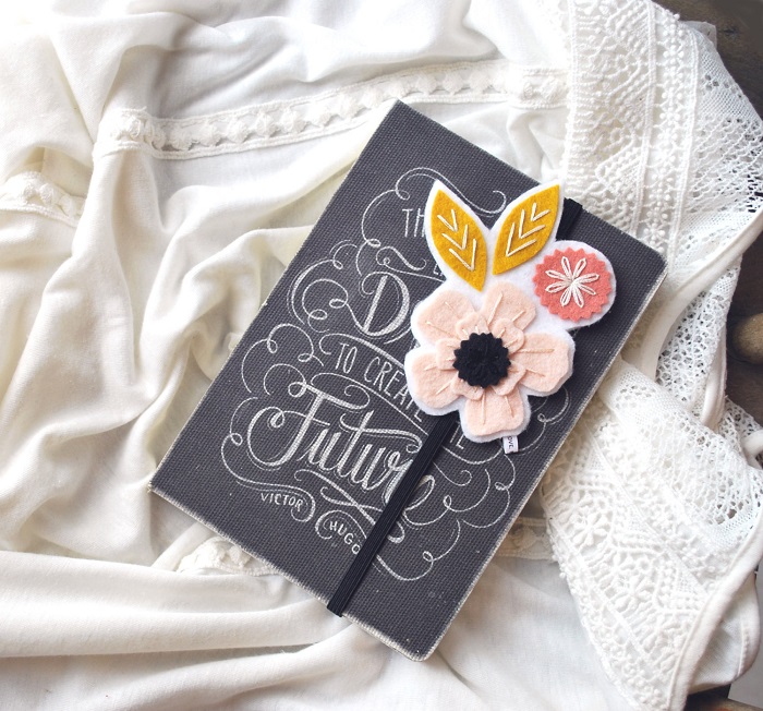 Bookmark / Love Maude