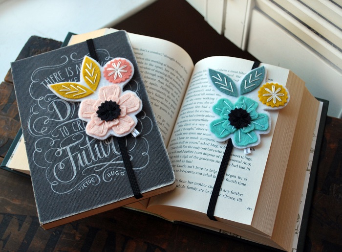 Bookmarks / Love Maude