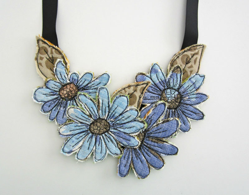Textile necklace / A little Vintage
