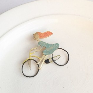 Summer in the Heart Brooch