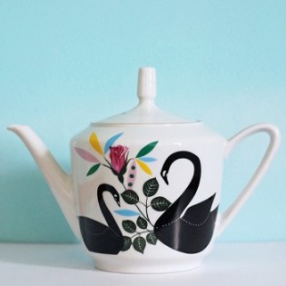 Swans & Roses Teapot