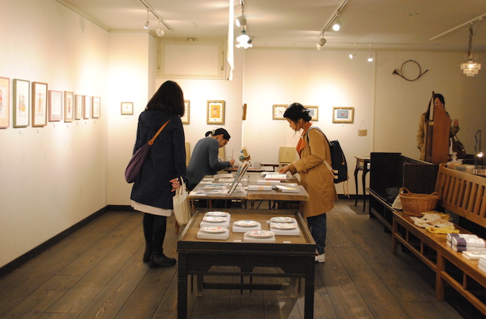Aiko Fukawa exposition at Keibunsha book store